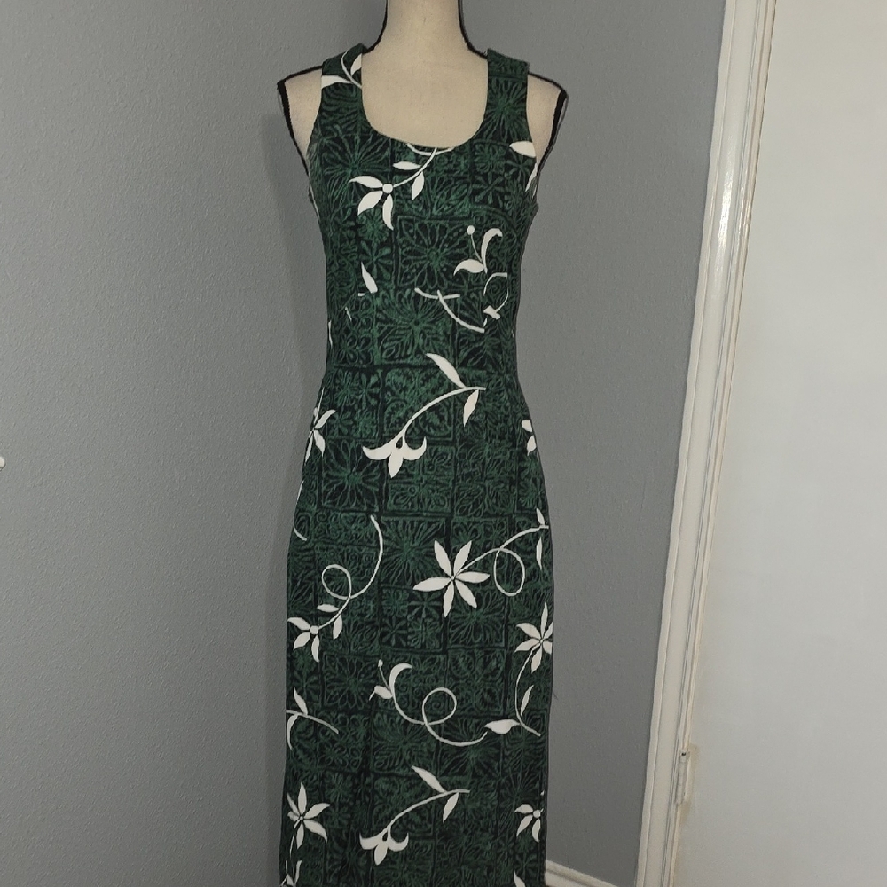 Hilo Hattie Green & White Floral Maxi Dress
